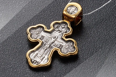 Крест-трилистник: что означает древний символ христианства?